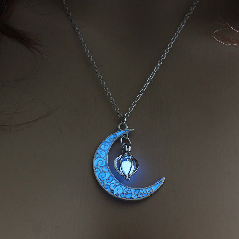 ShineLuxe™ Glowing Silver Pendant Necklace