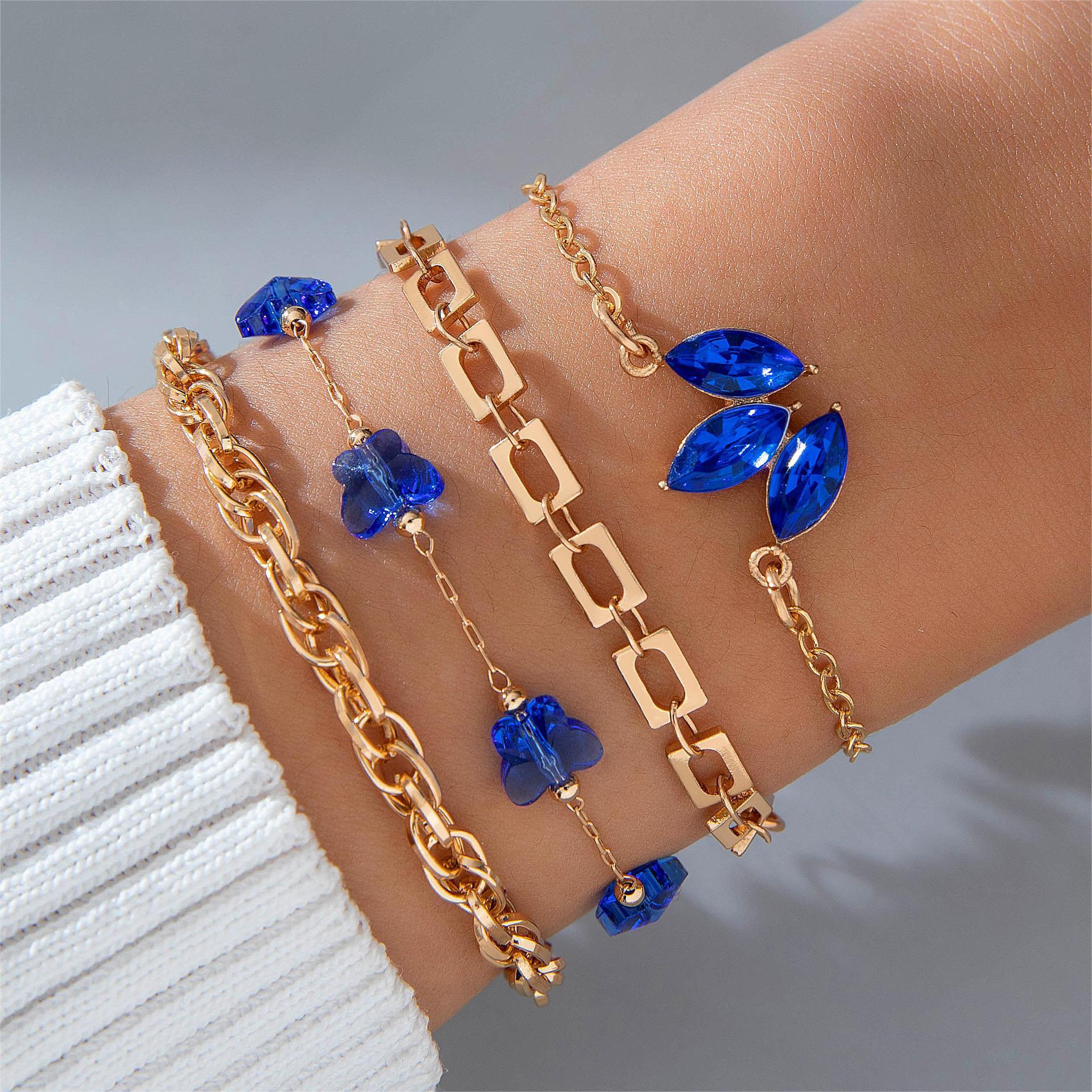 Bracelet Set With Rhinestones Design