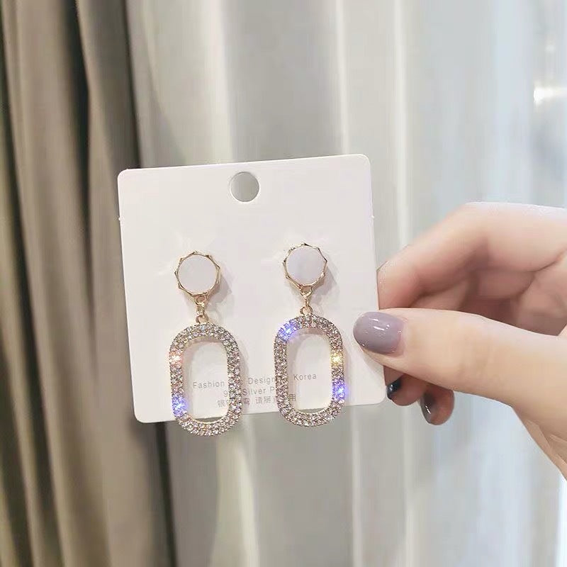 ear studs diamond