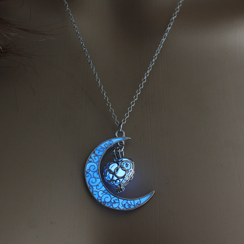 ShineLuxe™ Glowing Silver Pendant Necklace