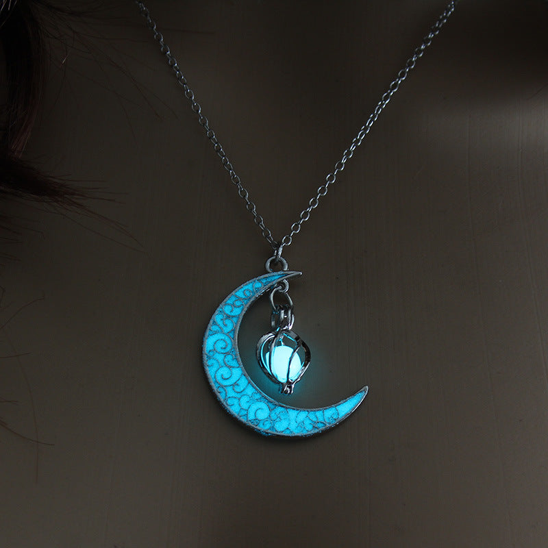 ShineLuxe™ Glowing Silver Pendant Necklace