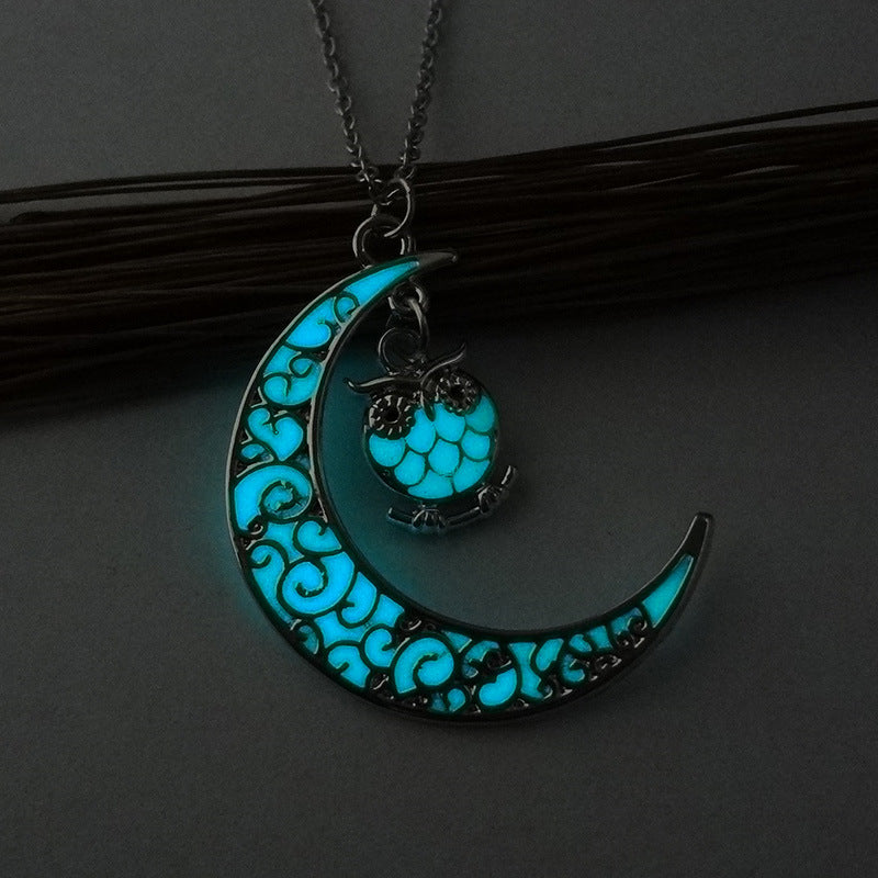 ShineLuxe™ Glowing Silver Pendant Necklace