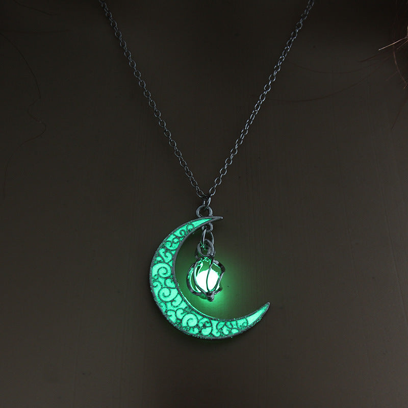 ShineLuxe™ Glowing Silver Pendant Necklace