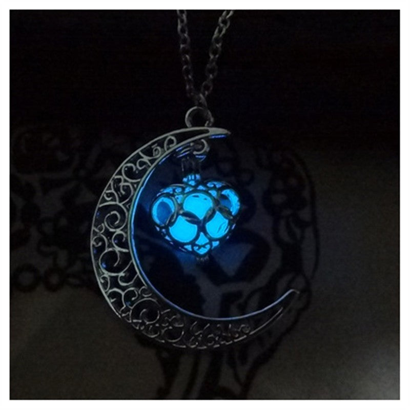 ShineLuxe™ Glowing Silver Pendant Necklace