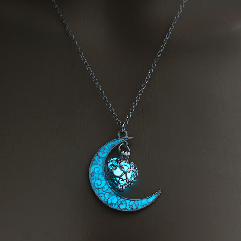 ShineLuxe™ Glowing Silver Pendant Necklace