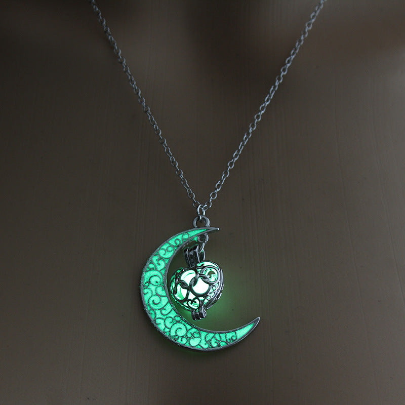 ShineLuxe™ Glowing Silver Pendant Necklace