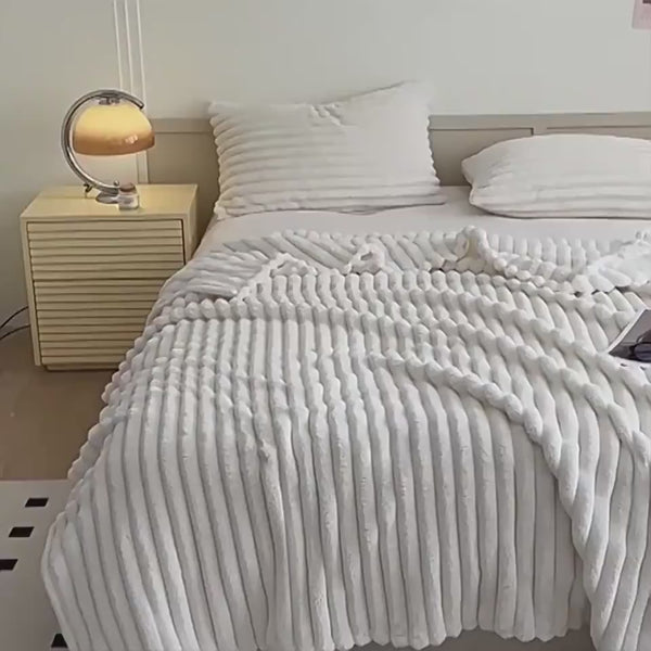 Soft Wind Bubble Velvet Rabbit Fur Blanket – Double-Sided Warm Throw